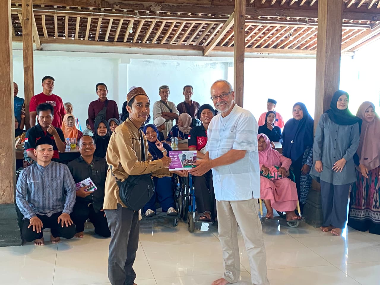 HANDOVER MOMENT // JOGLO